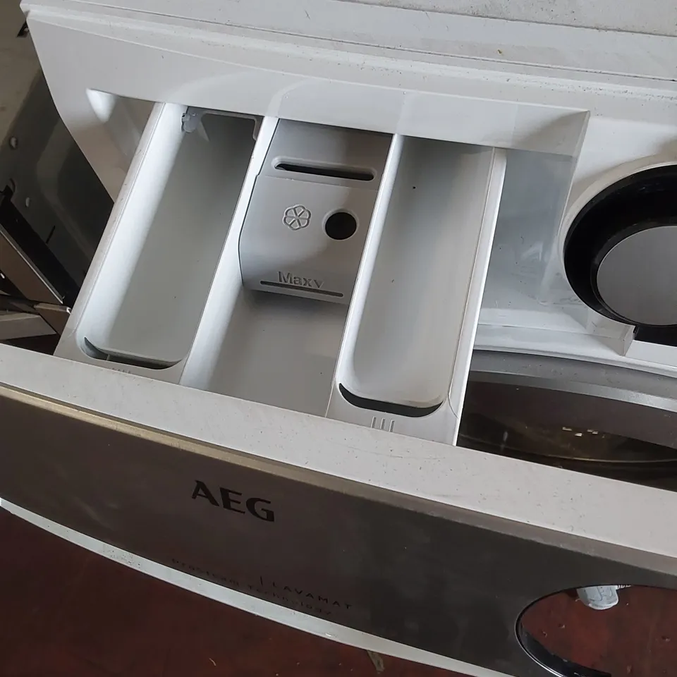 AEG L7FEE865R 7000 SERIES LAVAMAT 1600RPM 8KG WASHING MACHINE - WHITE