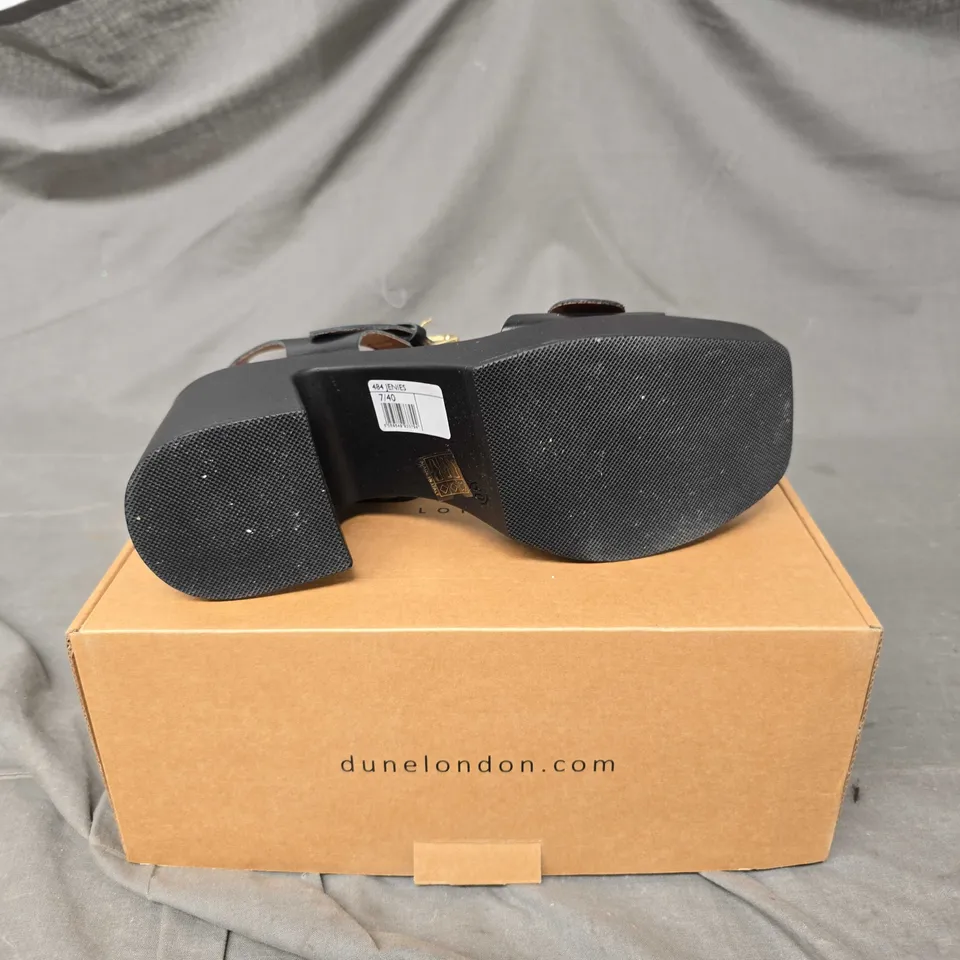 BOXED PAIR OF DUNE JENIES BUCKLE PLATFORM HEEL SHOE - 7
