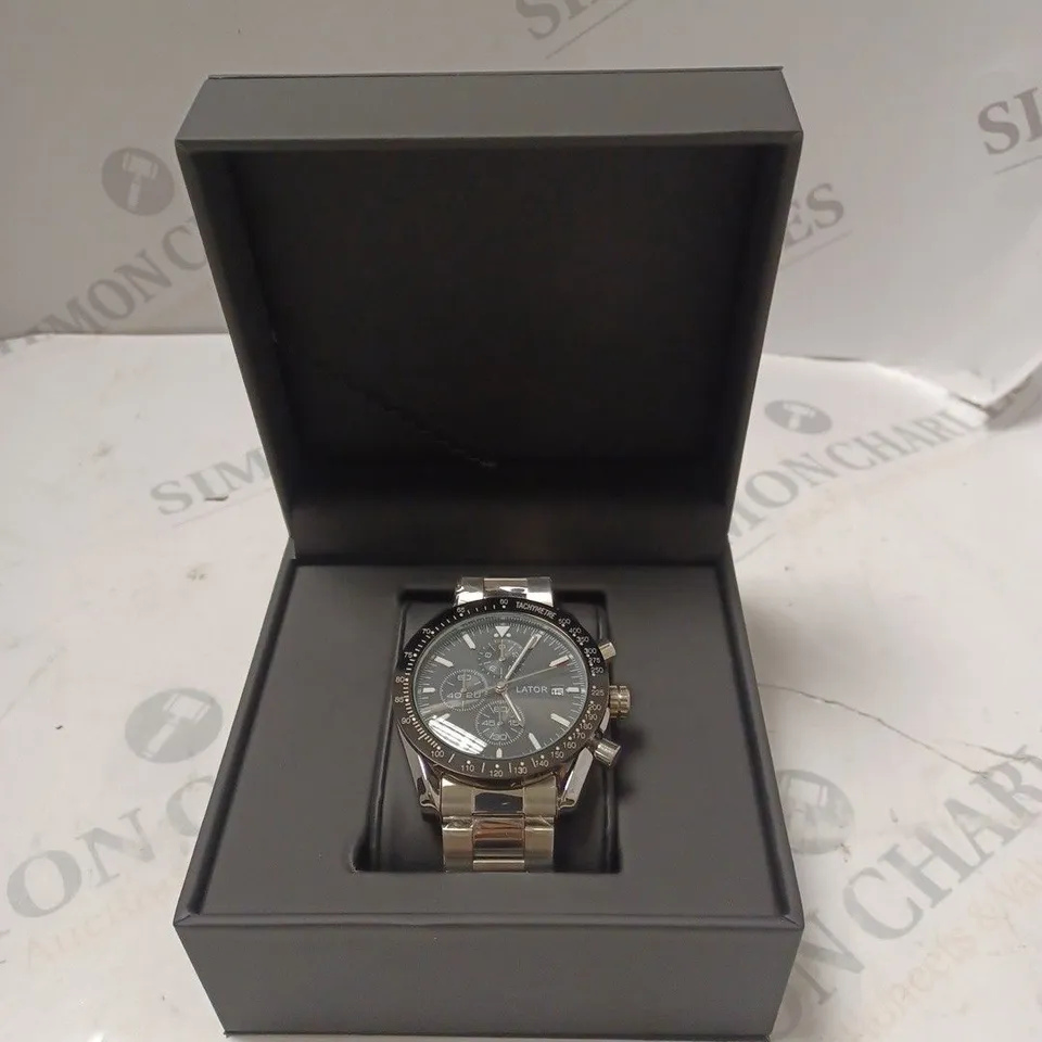 MEN’S LATOR CALIBRE L2842 CHRONOGRAPH WATCH - STAINLESS STEEL STRAP – BLACK DIAL & BEZEL – CHRONOGRAPH MOVEMENT