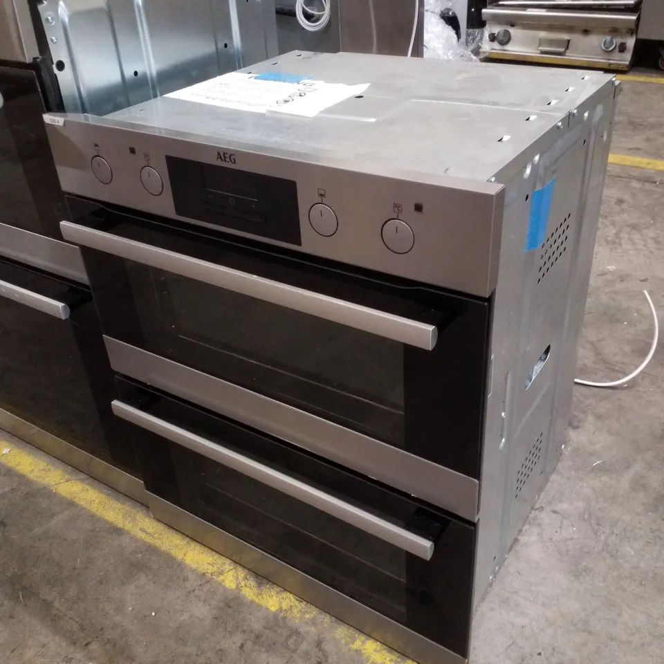 AEG BUILT UNDER ELECTRIC DOUBLE OVEN DUB331110M