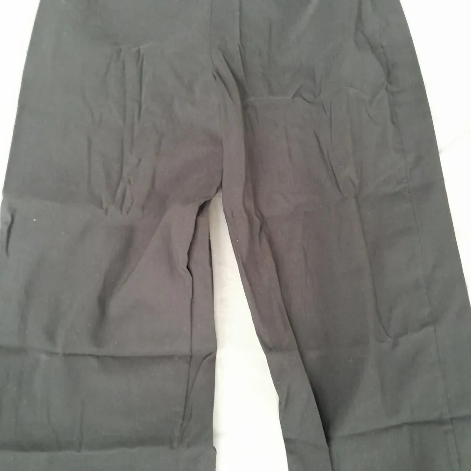 PRETTY LITTLE THING TROUSERS IN BLACK SIZE 8