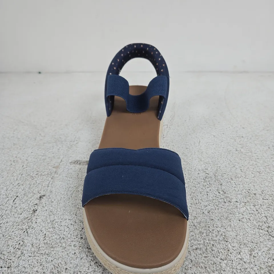 SKECHERS BOBS WOMEN'S BLUE PLATFORM SANDALS - SIZE 8