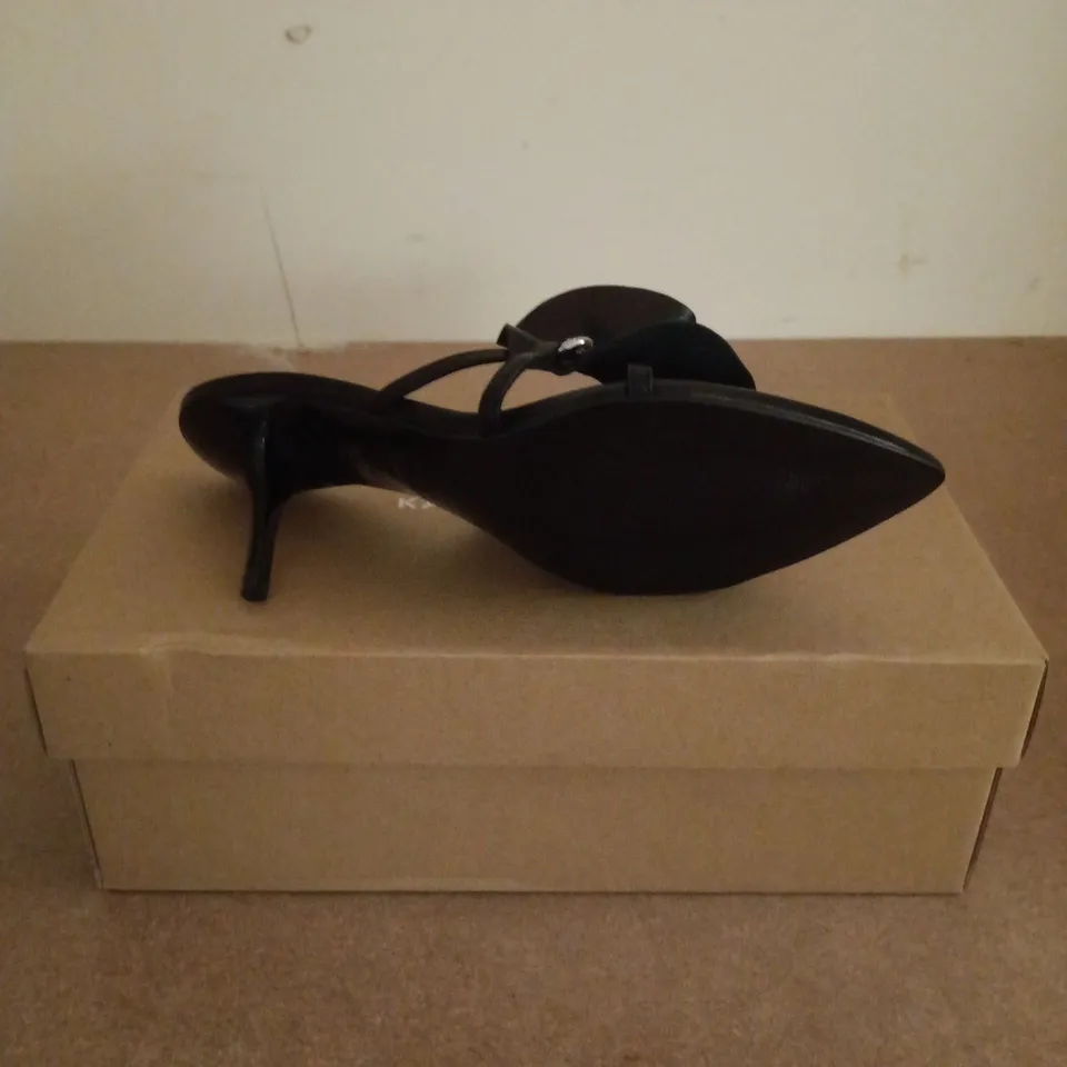 BOXED PAIR OF KAREN MILLEN LEATHER JEWELLED RUCHED LOW HEELS IN BLACK - SIZE 38