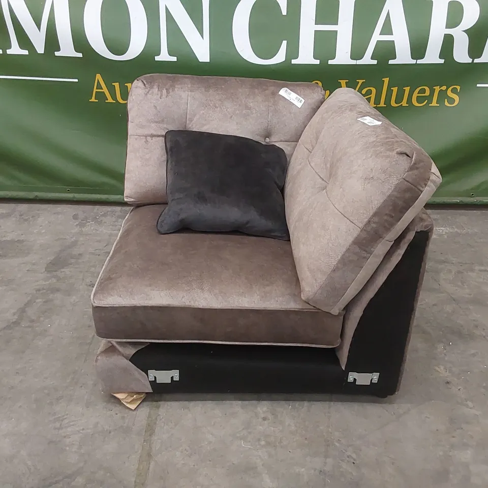 DESIGNER FABRIC UPHOLSTERED CORNER SOFA PIECE WITH CUSHIONS - PART ONLY