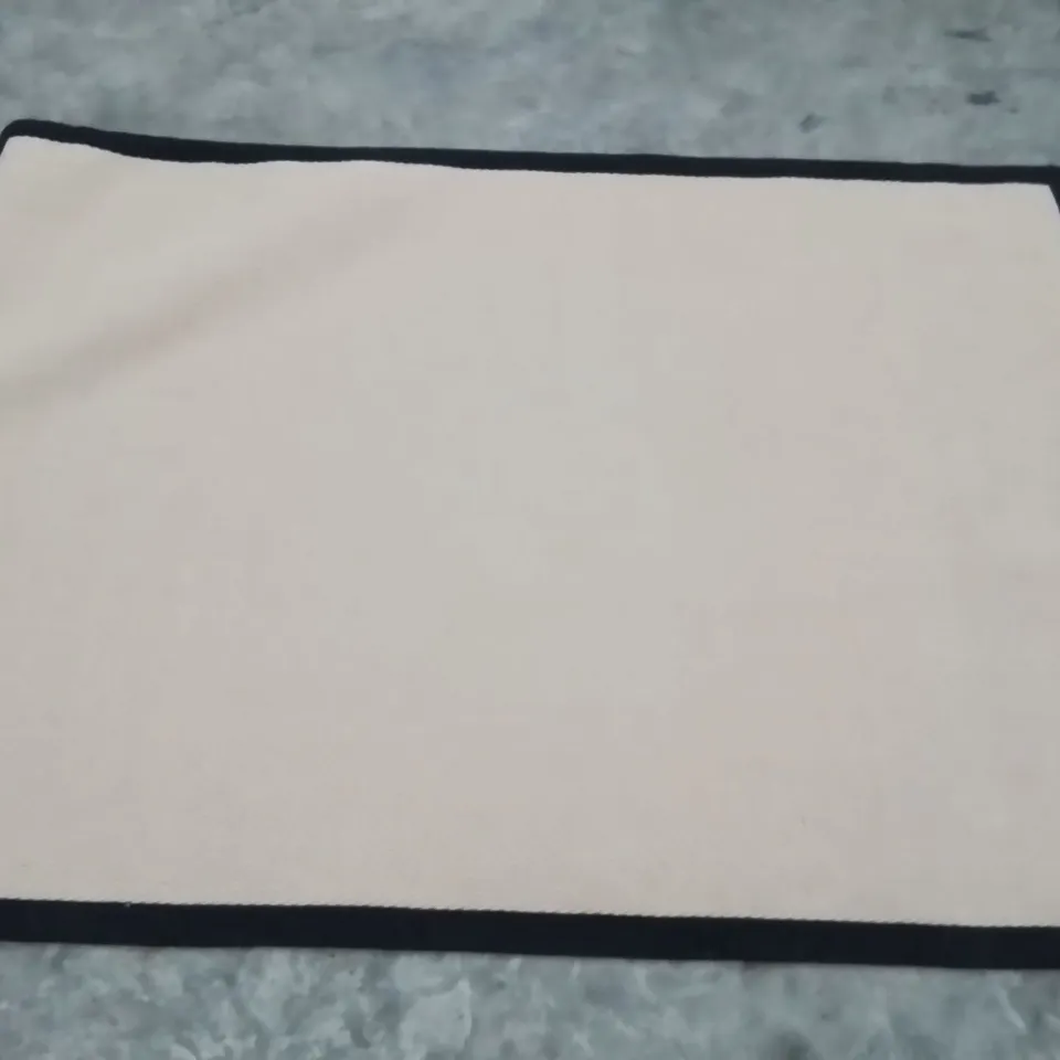 QUALITY DESIGNER AREA RUG - APPROXIMATELY 200X150CM