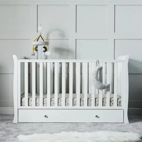 BOXED ICKLE BUBBA THE SNOWDON CLASSIC COT BED - WHITE (2 BOXES)