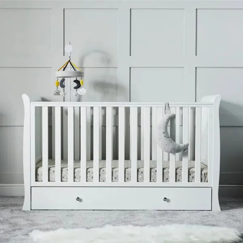 BOXED ICKLE BUBBA THE SNOWDON CLASSIC COT BED - WHITE (2 BOXES)