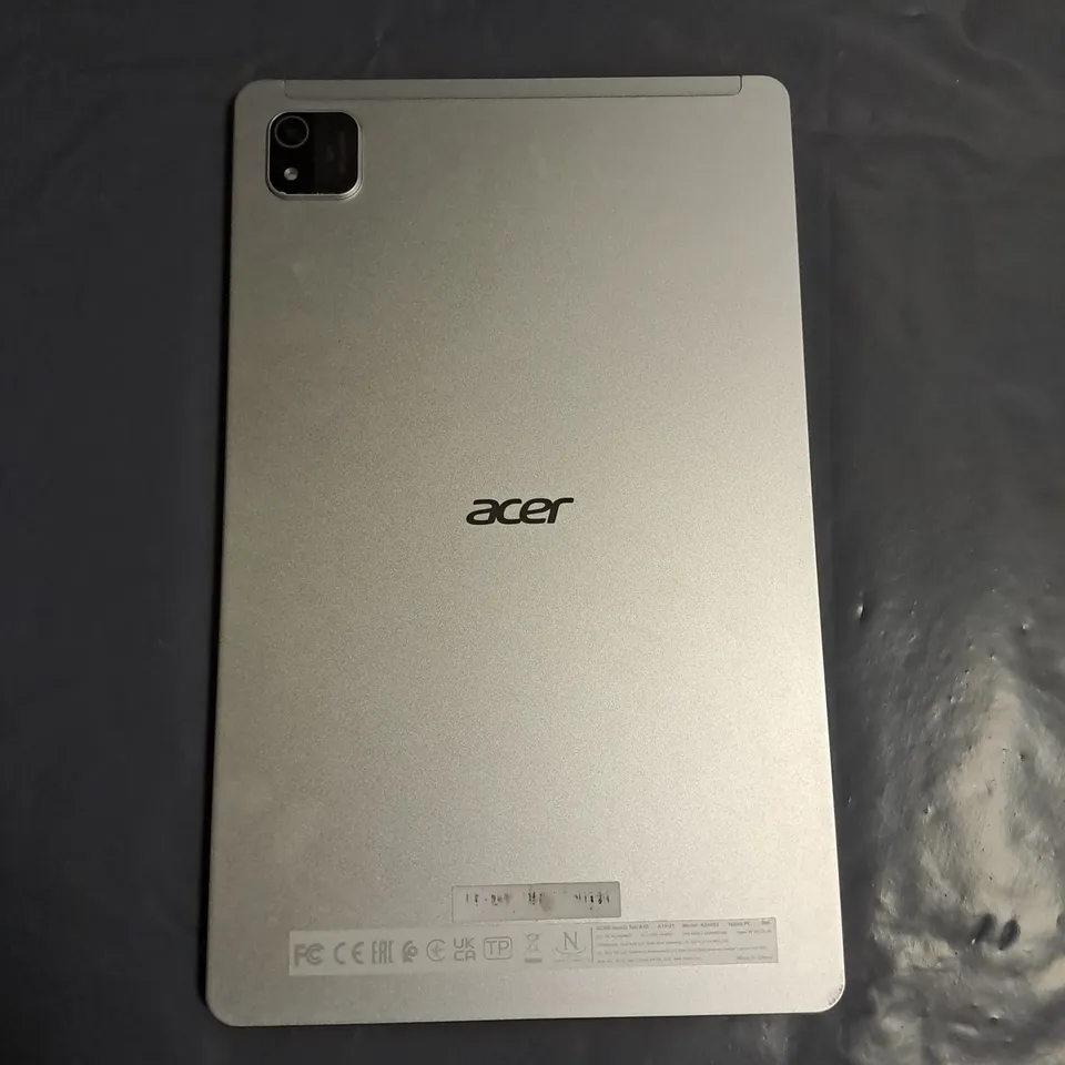 BOXED ICONIA ACER 10 TABLET IN SILVER - A24003