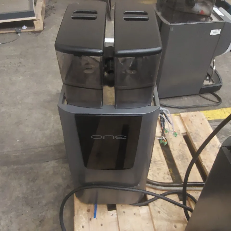 EGRO ONE COMMERCIAL BEAN TO CUP COFFEE MACHINE
