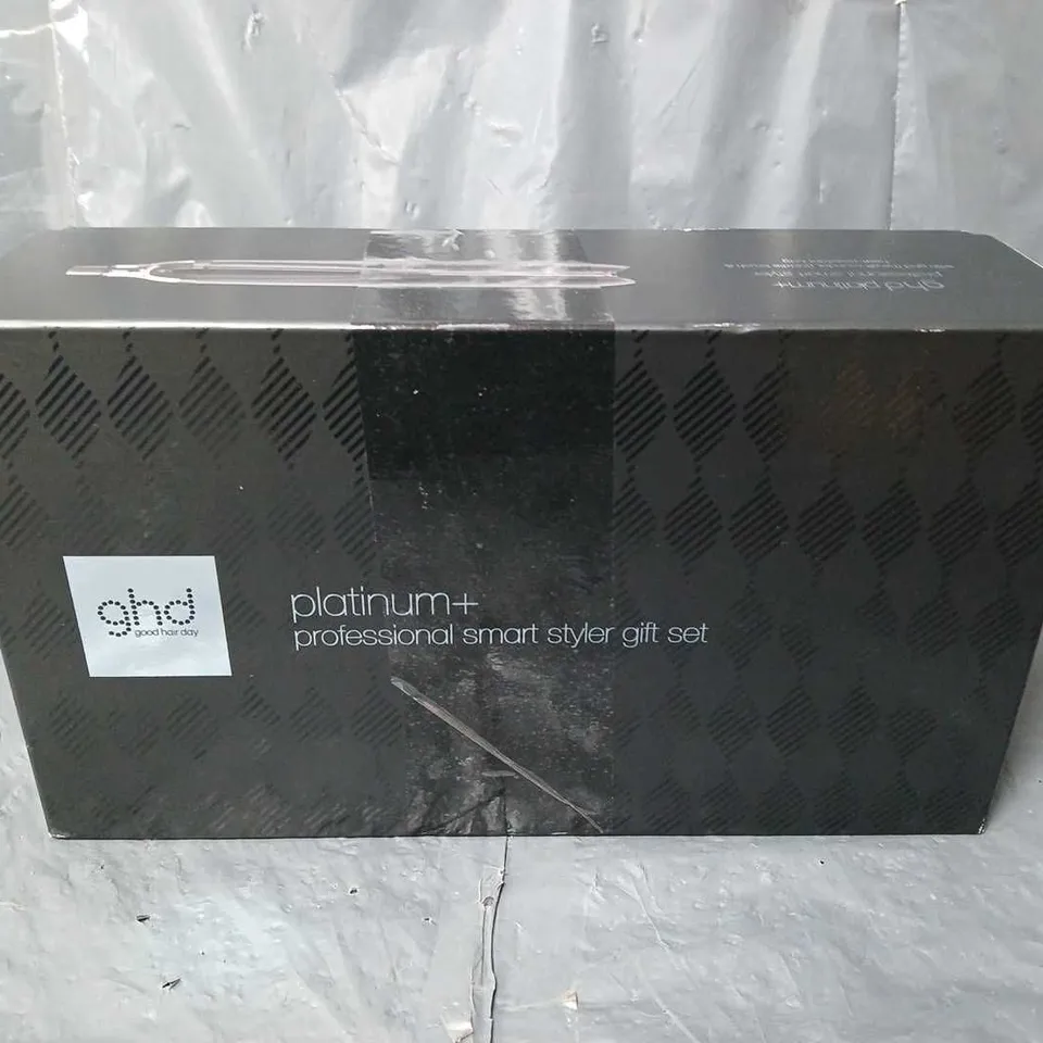 BOXED GHD PLATINUM+ HAIR STRAIGHTENER GIFT SET 