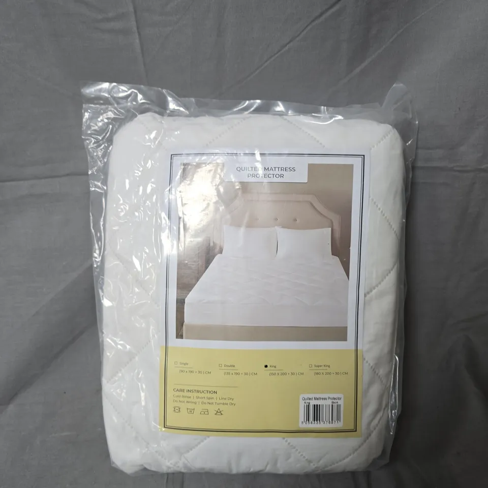 QUILTED MATTRESS PROTECTOR – KING SIZE (150 X 200 + 30 CM)