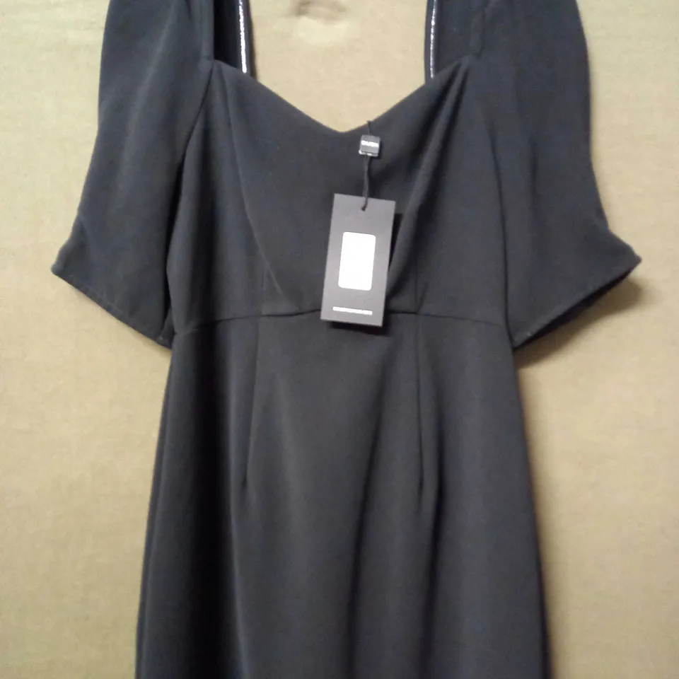 DUSK SWEETHEART NECK DRESS IN BLACK - SIZE 6