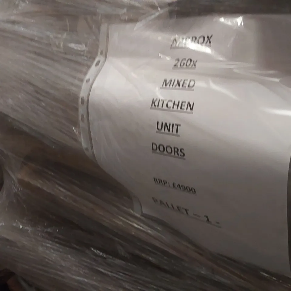 PALLET CONTAINING A VERY LARGE QUANTITY OF MIXED KITCHEN UNIT DOORS