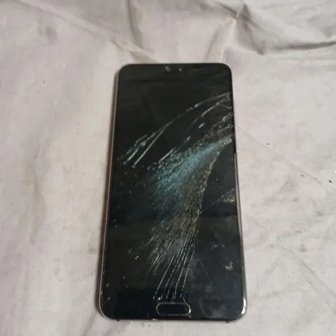 HUAWEI P20 PRO SMARTPHONE – GRADIENT BLUE/GREEN (CRACKED SCREEN.