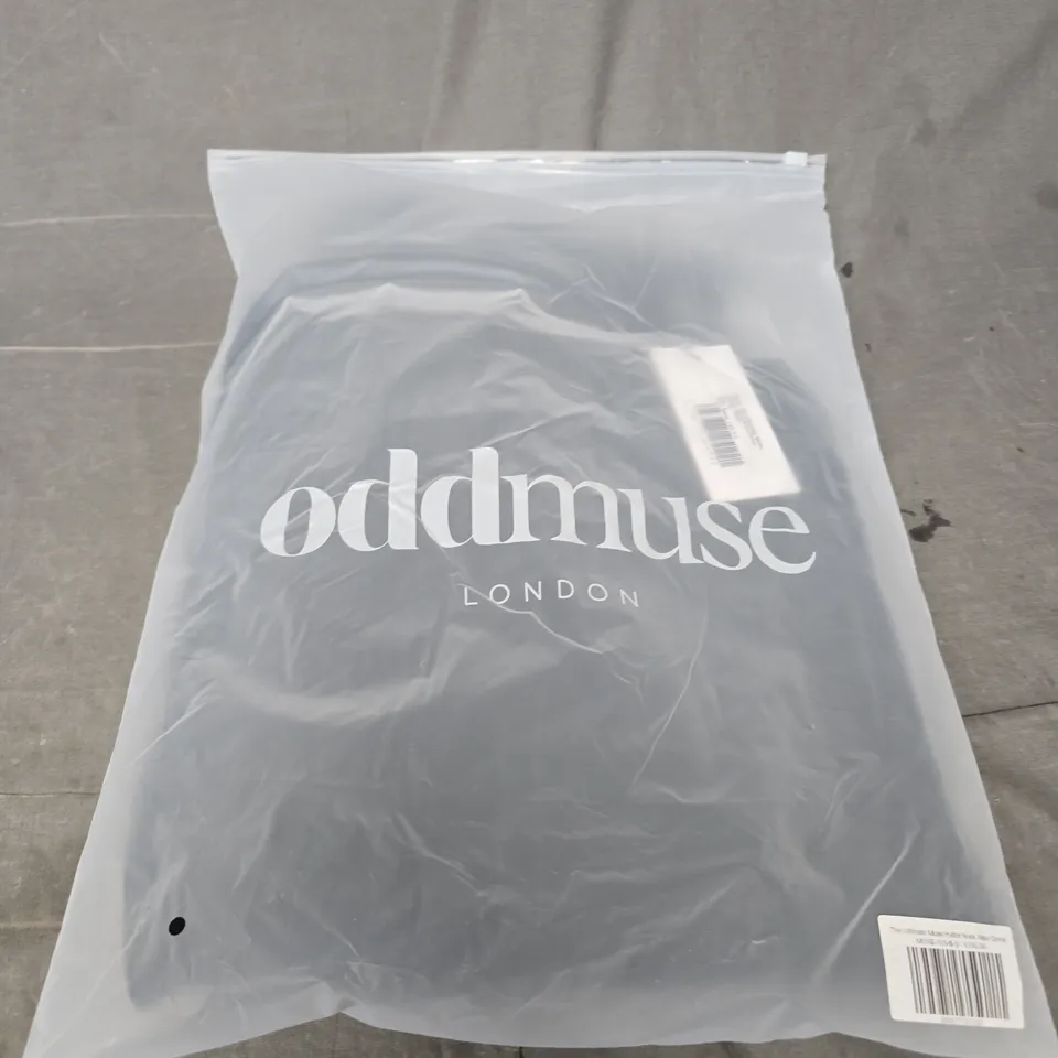 ODDMUSE THE ULTIMATE MUSE HALTER NECK MAXI DRESS - SIZE SMALL