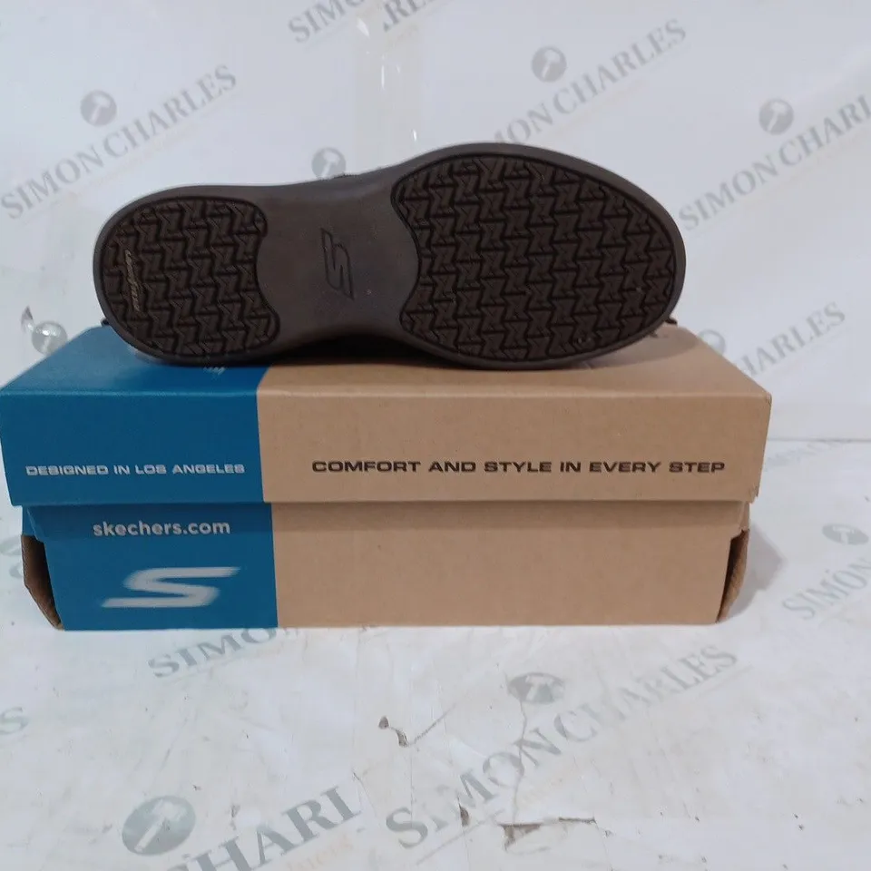 SKECHERS GO WALK STABILITY SUEDE BOOT, CHOCOLATE - SIZE 5