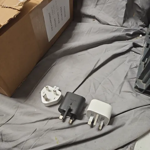 ASSORTED WHITE MOBILE PHONE PLUGS – BULK BOX (120+ PIECES)