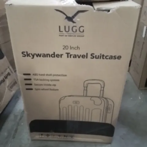 BOXED LUGG SKYWANDER SUITCASE