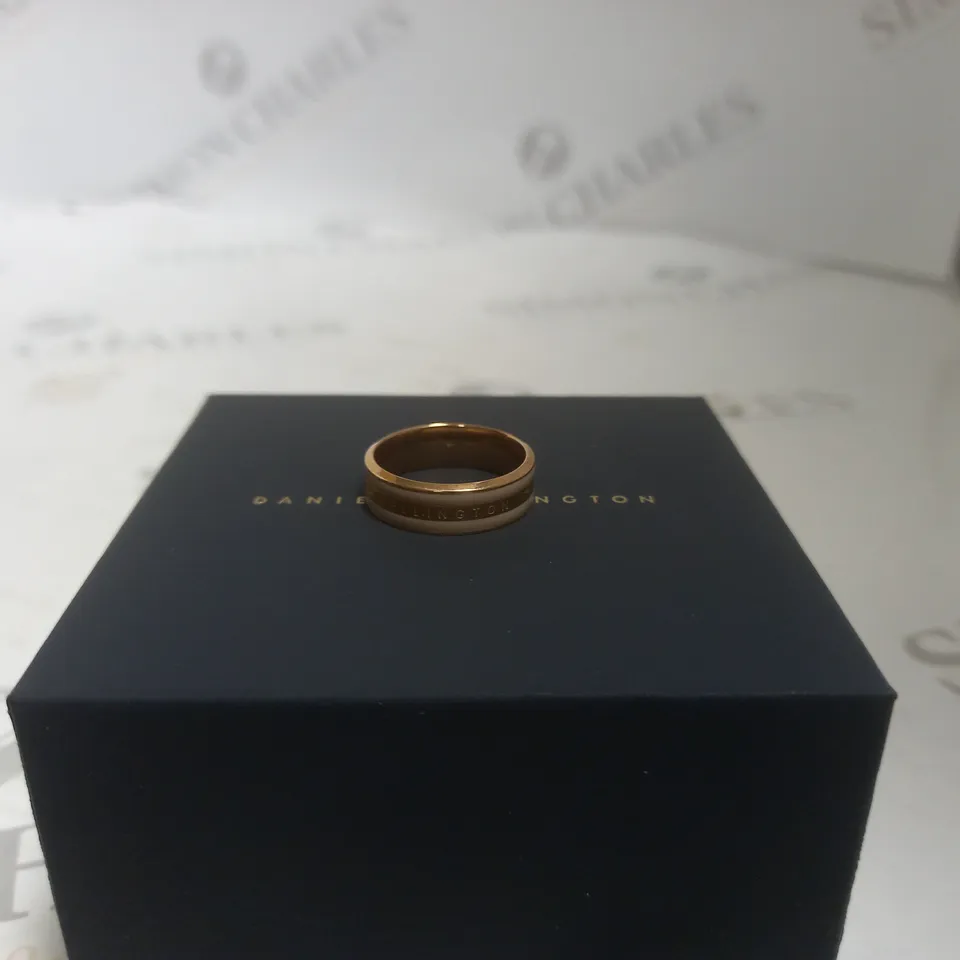 DANIEL WELLINGTON ROSE GOLD RING
