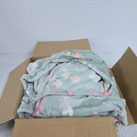 FLORAL FLEECE BLANKET THROW – BOXED