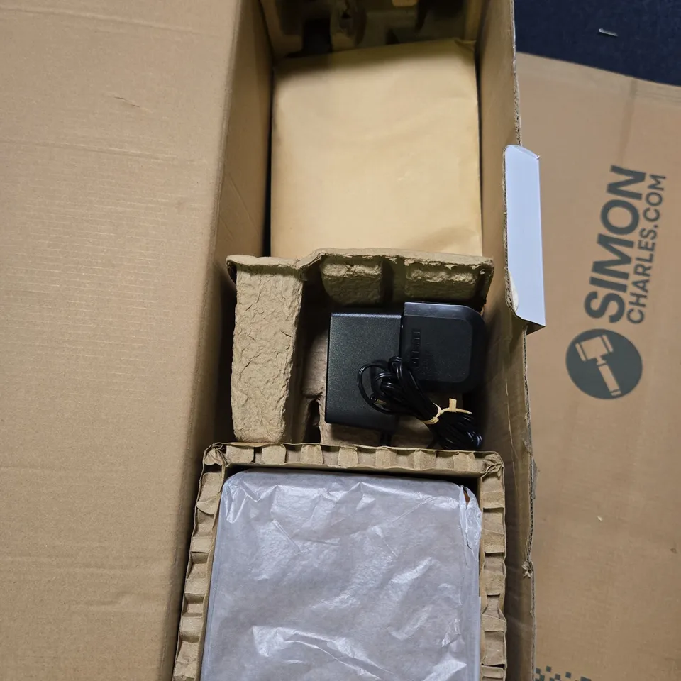 BOXED LENCO LS-100WD BELT DRIVE TURNTABLE WITH WOODEN SPEAKERS