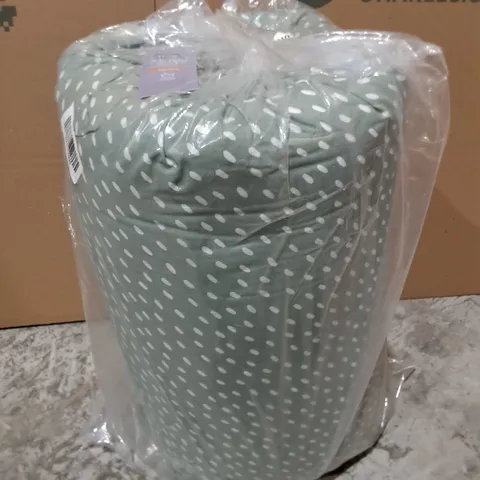 GREEN POLKA DOT 7.5 TOG COVERLESS DUVET SET