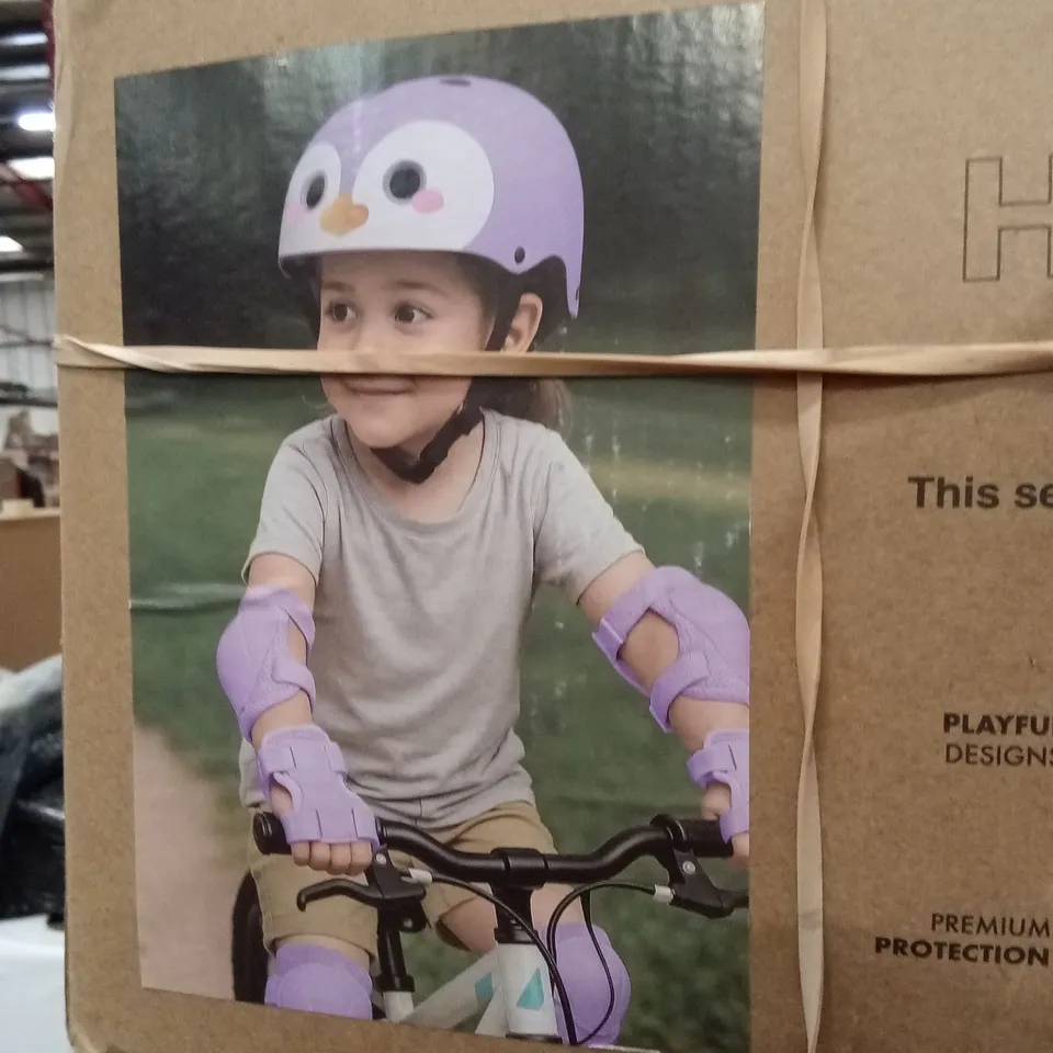 BOXED KAYMAN KIDS HELMET AND PAD SET