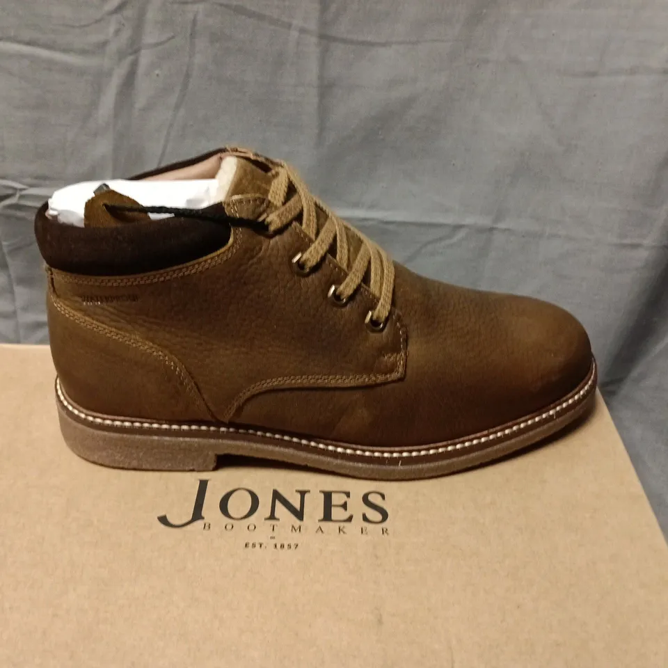 BOXED JONES BOOTMAKER HALIFAX TAN LEATHER BOOTS, UK 6 (EU 40)
