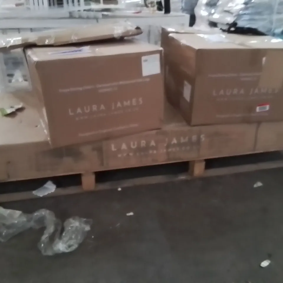 PALLET OF FURNITURE TO INCLUDE;DINING TABLE,CHAIRS