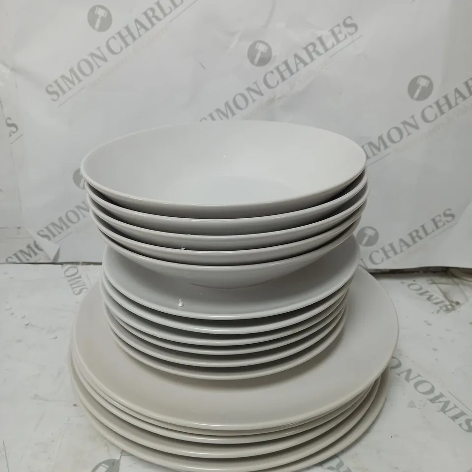 BRAND NEW BOXED 17 PIECE PORCELAIN DINNERWARE SET IN MATTE WHITE TO INCLUDE LARGE PLATES, SMALL PLATES AND BOWLS - COLLECTION ONLY