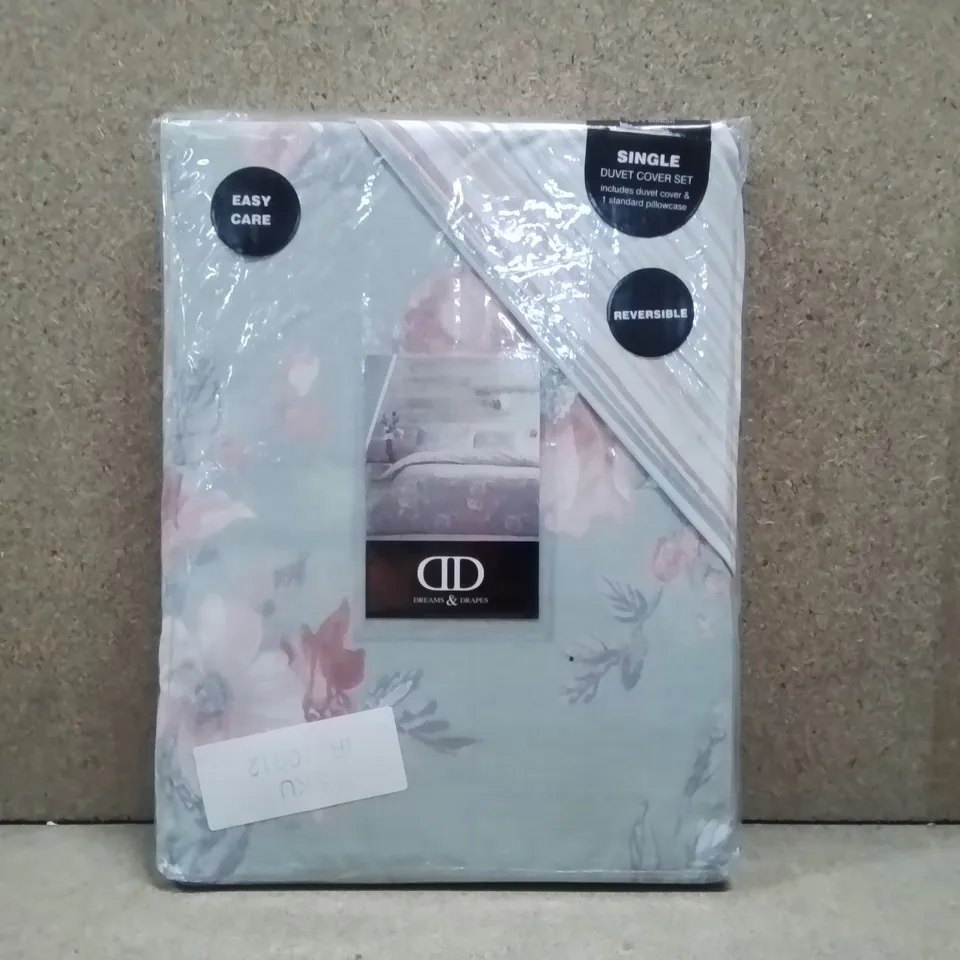 BRAND NEW DREAMS AND DRAPES SINGLE DUVET COVER SET- GREEN