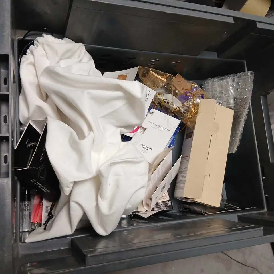 LARGE QUANTITY OF ASSORTED TESTER AND SAMPLE FRAGRANCES TO INCLUDE; PRADA, KAY ALI, THOMPSON CARTER AND SISLEY