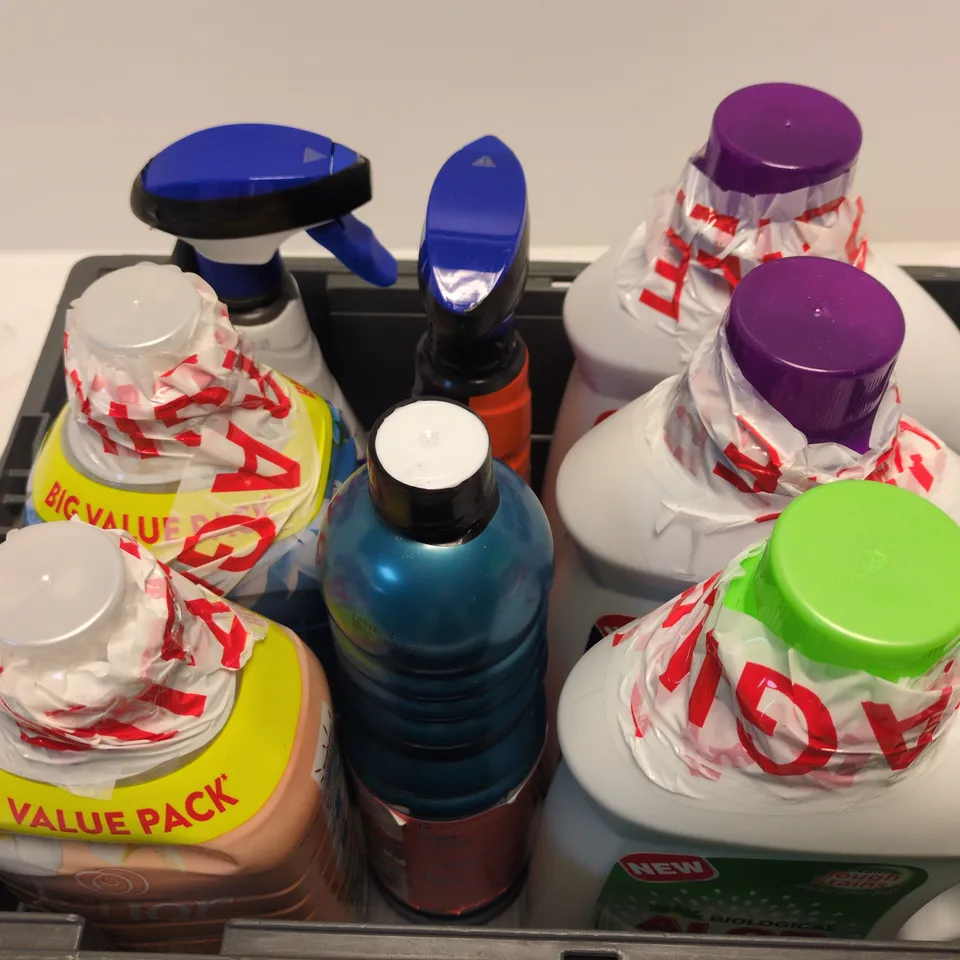 APPROXIMATELY 8 ASSORTED LARGE LIQUIDS TO INCLUDE LENOR BURSTS OF FRESHNESS, ASEVI CLEANER CIAN, ALOER LAUNDRY LIQUID, ETC