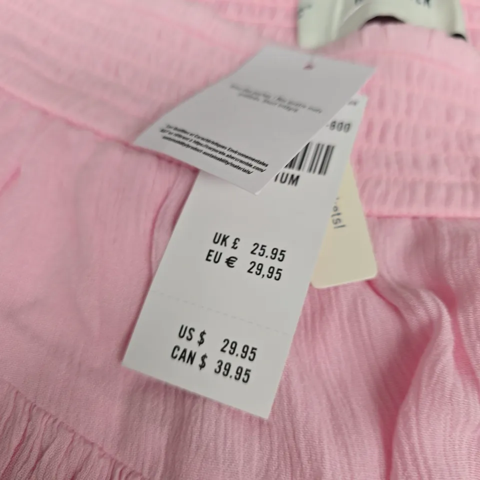 HOLLISTER PINK SKIRT WITH BUILT IN SHORTS - MED