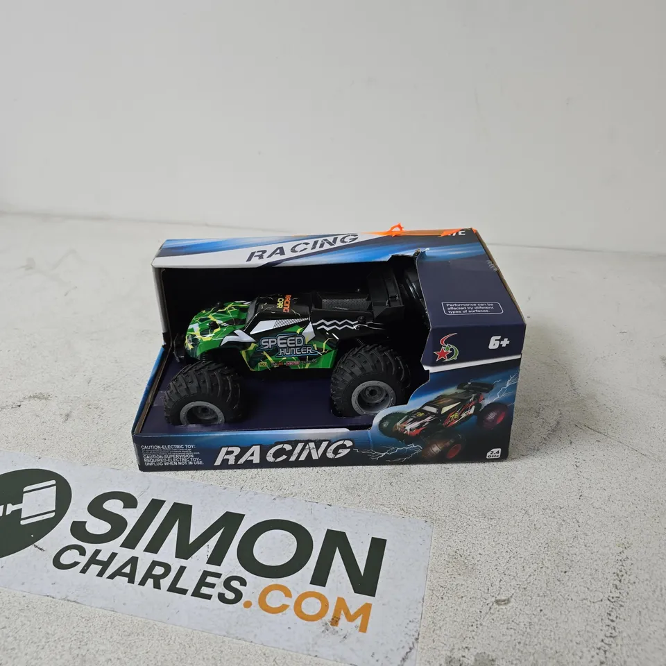 RACING RC CAR IN BOXED PACKAGING (6+)