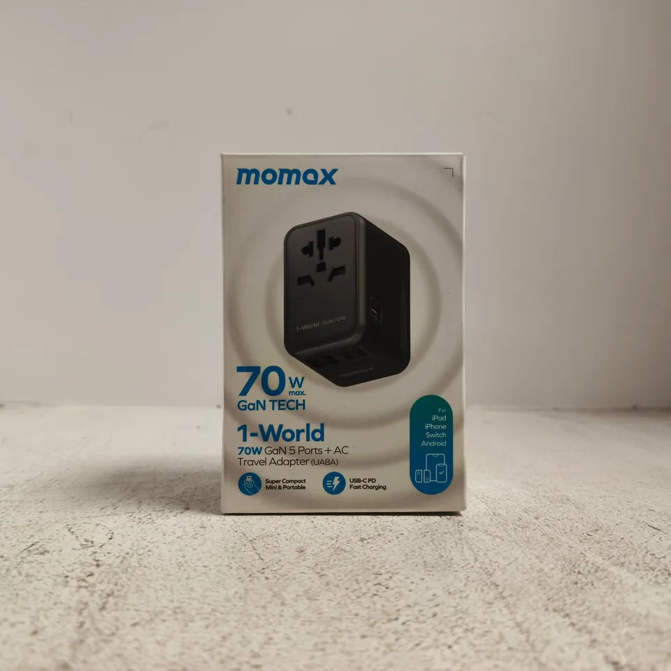 MOMAX 70W GAN TRAVEL POWER ADAPTER – 5 PORTS + AC, WORLD PLUG