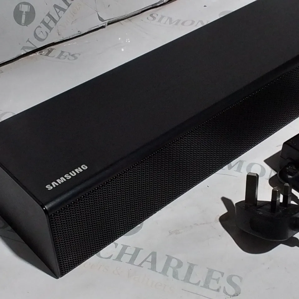 UNBOXED SAMSUNG HW-N400 SOUND BAR