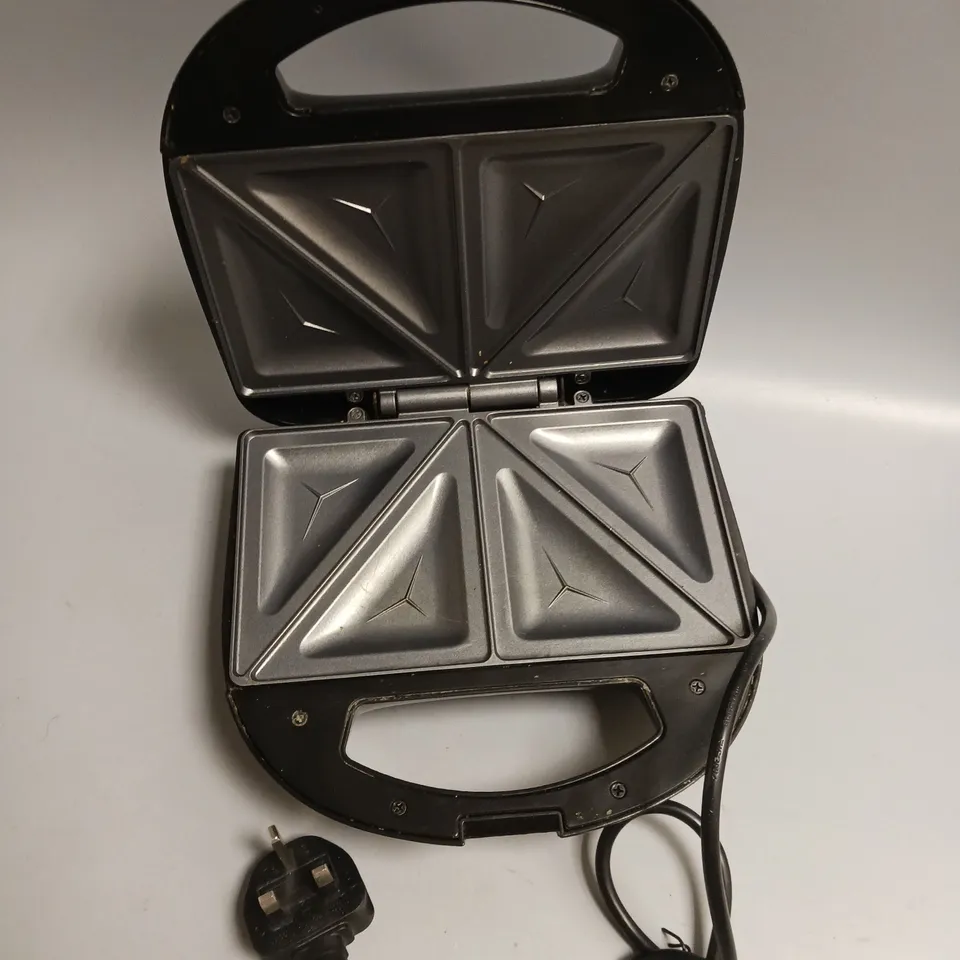 LOGIK STAINLESS STEEL SANDWICH MAKER EAST CLEAN NON-STICK PLATES