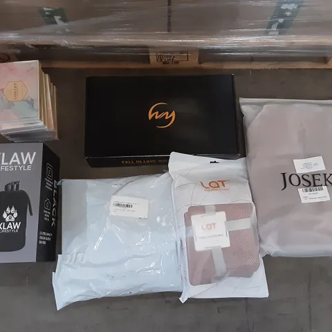 PALLET OF ASSORTED HOMEWARE ITEMS TO INCLUDE MICROPHONE, WATER BOTTLES, EYELASH KITS ETC