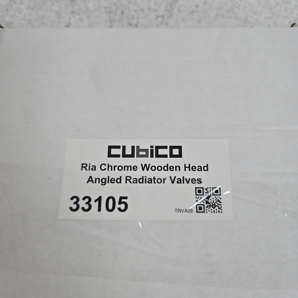 CUBICO RIA CHROME RADIATOR VALVES WITH WOODEN HEAD ANGLED – BOXED (33105)