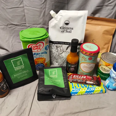 APPROXIMATELY 105 ASSORTED FOOD ITEMS TO INCLUDE CITIZENS OF SOIL VIRGIN OLIVE OI, COW & GATE TODDLER MILK, JETHROS GINGER & ORANGE SAUCE, ETC - COLLECTION ONLY