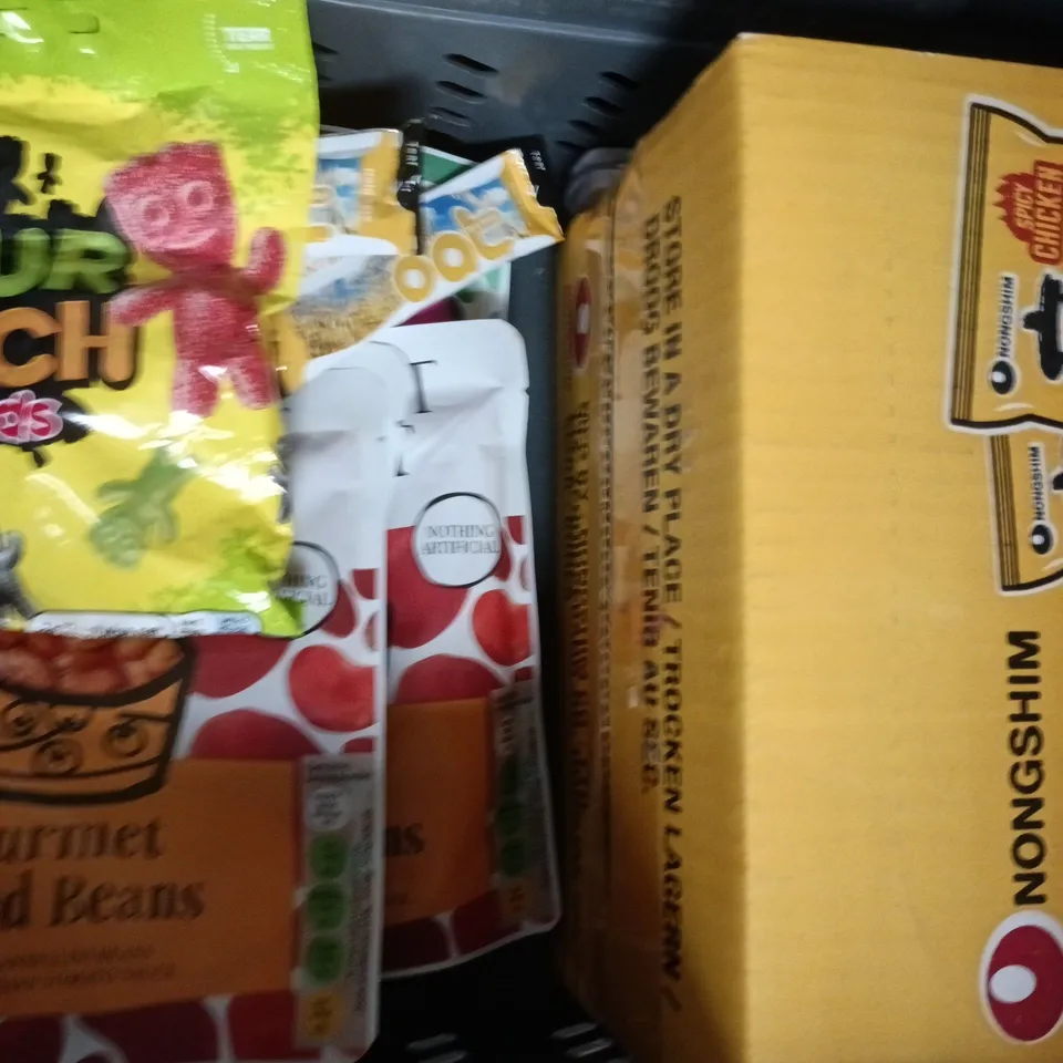 APPROXIMATELY 10 ASSORTED FOOD AND DRINK ITEMS TO INCLUDE BARBECUE BAKED BEANS, SQUARE MILE COFFEE, ETC