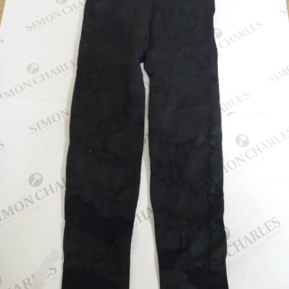 GYM SHARK ADAPT CAMO SEAMLESS LEGGINGS - XS