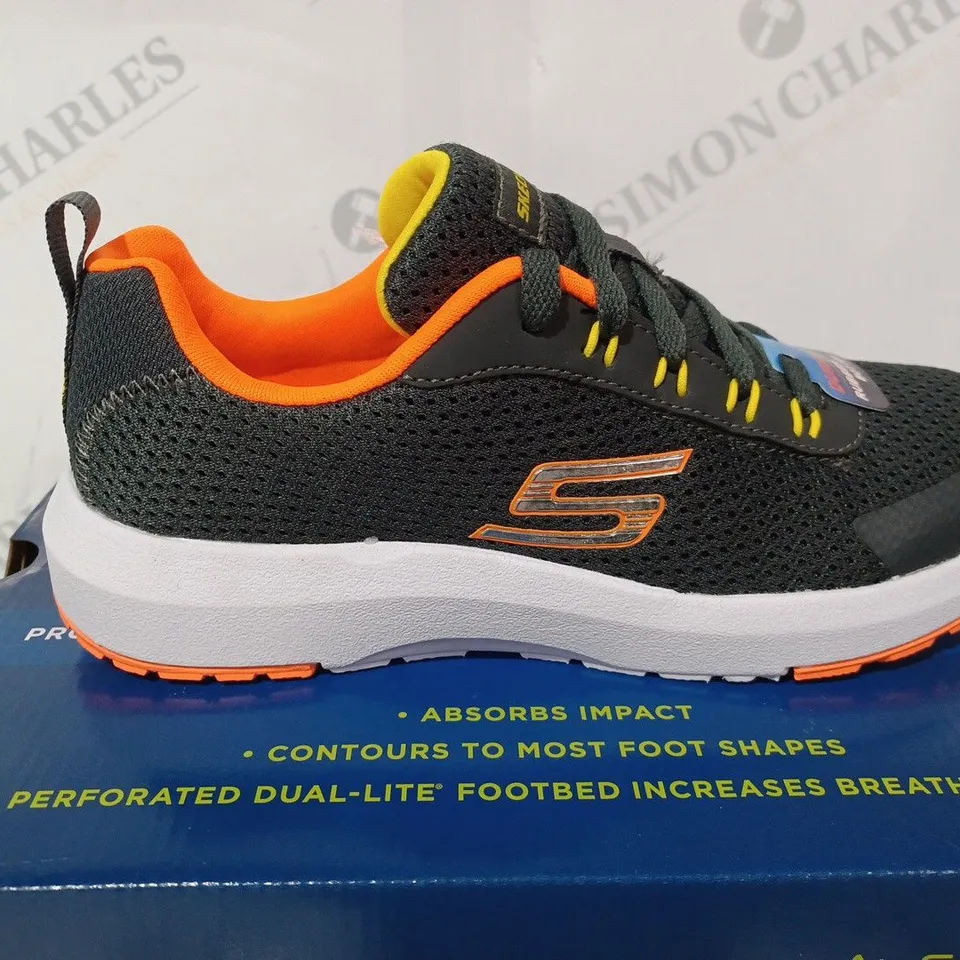 BOXED SKETCHERS DYNA TREAD JUNIOR TRAINERS - UK 3