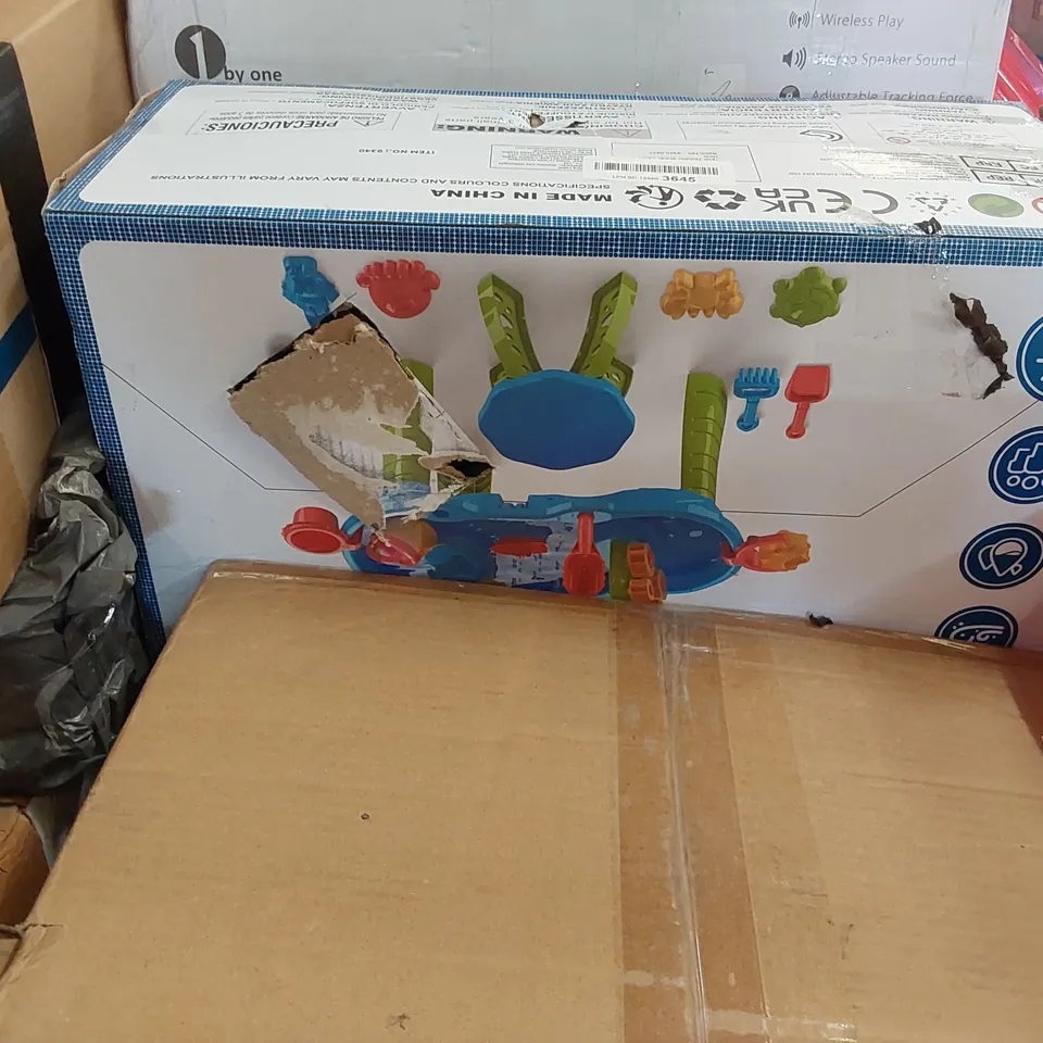 PALLET OF ASSORTED CONSUMER PRODUCTS TO INCLUDE: STEAM CLEANER, RECORD PLAYER, KID'S PLAYSET, WOODEN KITCHEN PLAYSET ECT