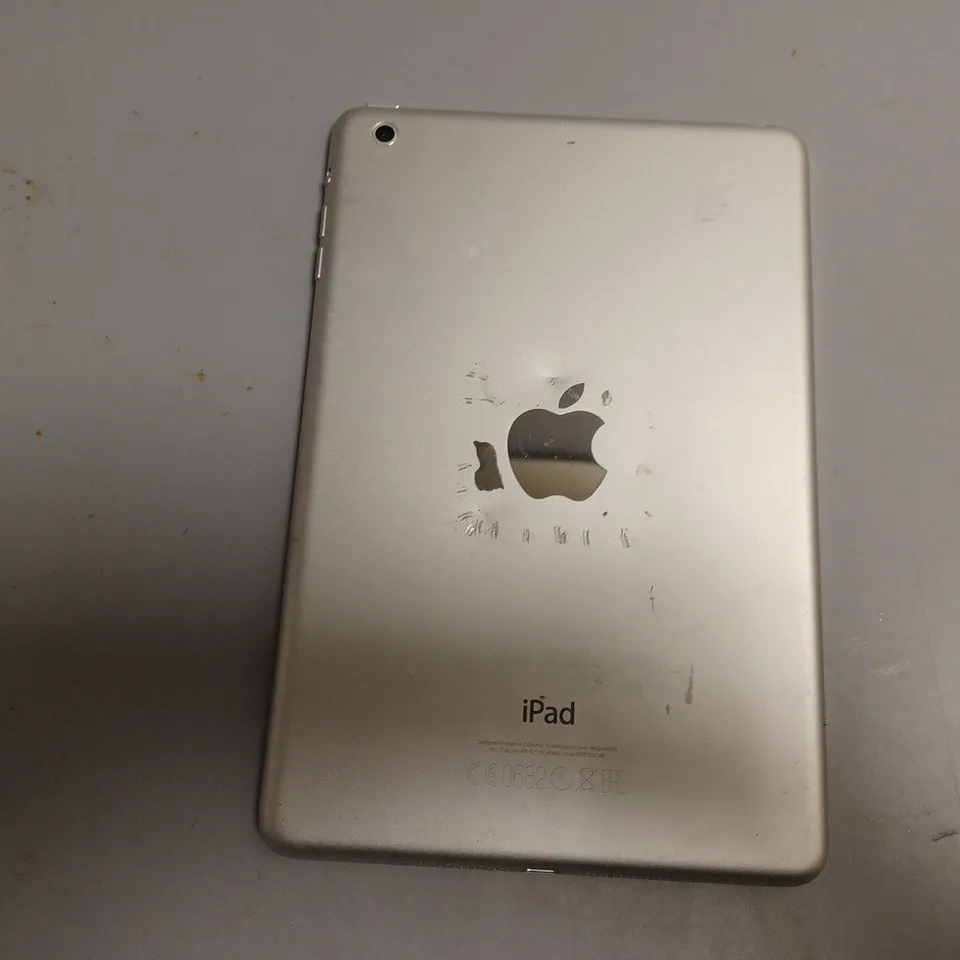 APPLE IPAD MINI 2 A1489 SILVER