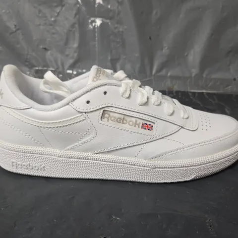 UNBOXED PAIR OF REEBOK CLUB C 85 TRAINERS IN WHITE - UK 5