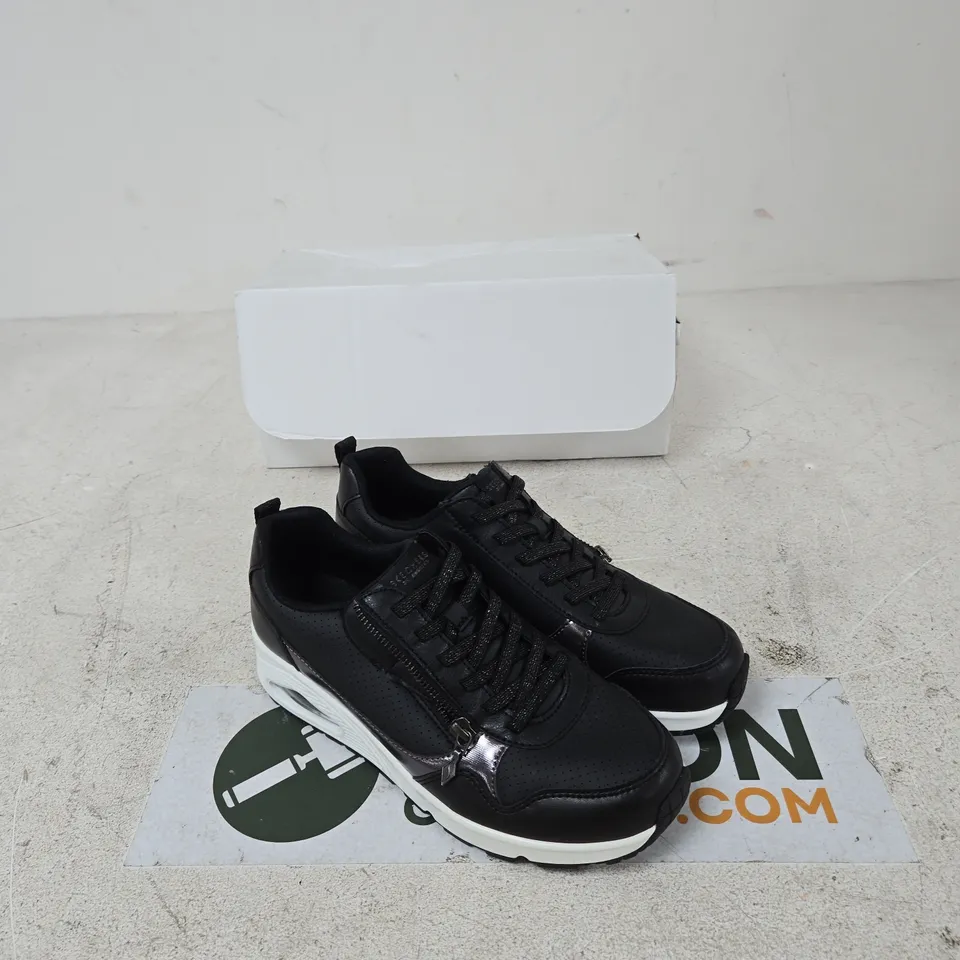 SKECHERS BLACK MEMORY FOAM TRAINERS – UK 6 (US 9 / EU 39)