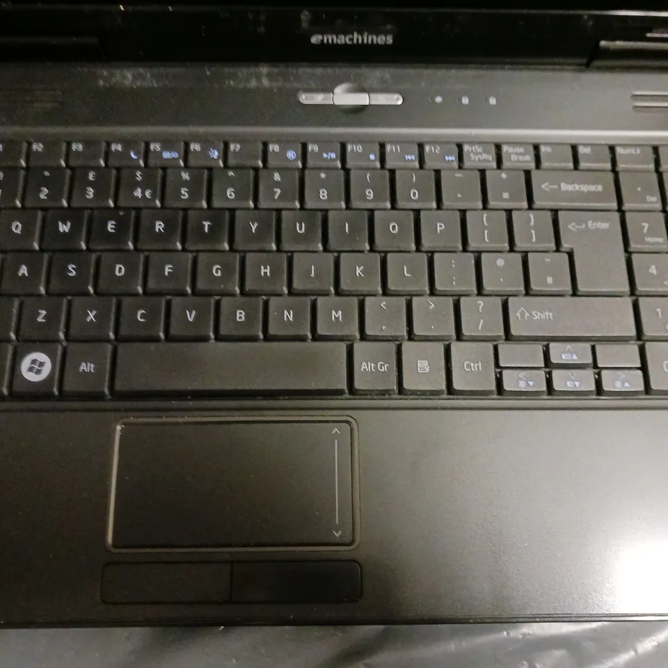 EMACHINES E525 LAPTOP