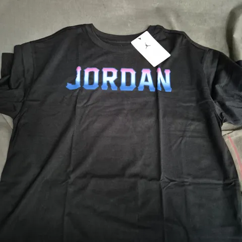 JORDAN BLACK T-SHIRT WITH GRADIENT JORDAN LOGO - AGED 12-13 YEARS